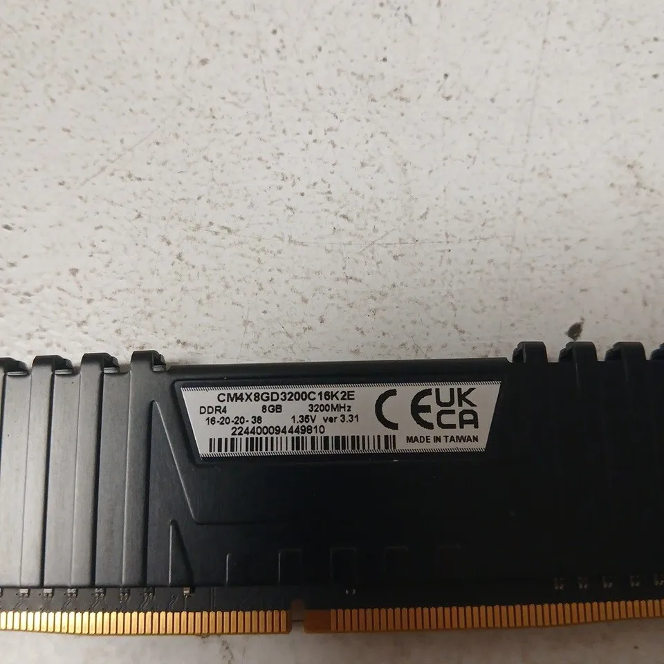 CORSAIR VENGEANCE LPX DDR4 RAM 16GB (2X8GB) 3200MHZ