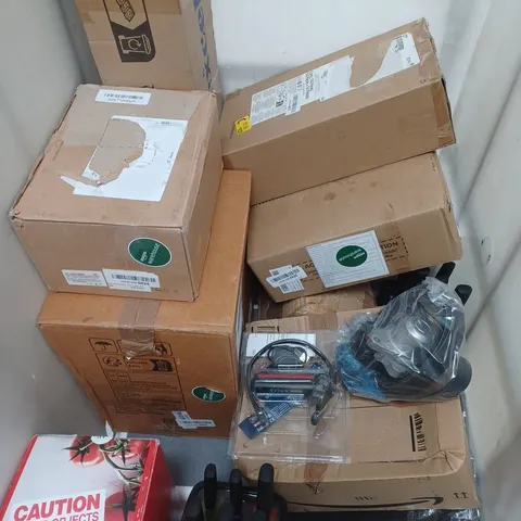 CAGE OF APPROXIMATELY 10 ASSORTED HOUSEHOLD ITEMS TO INCLUDE ZWILLING PROFESSIONAL KNIFE BLOCK, SEALEY RECHARGEABLE HEAD TORCH, ETC