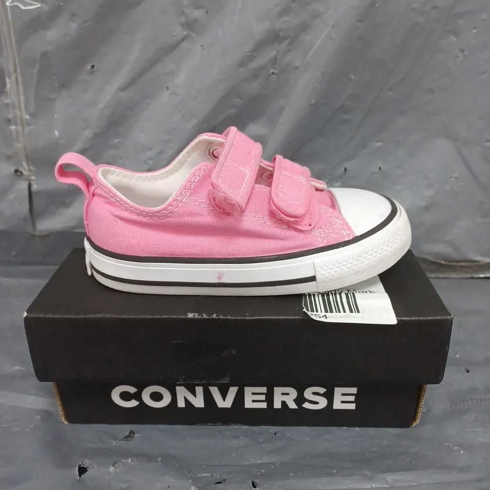 BOXED VELCRO CONVERSE IN PINK/WHITE SIZE 6 INFANT