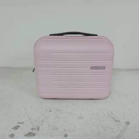 AMERICAN TOURISTER HIGH TURN TRAVEL CASE IN PINK