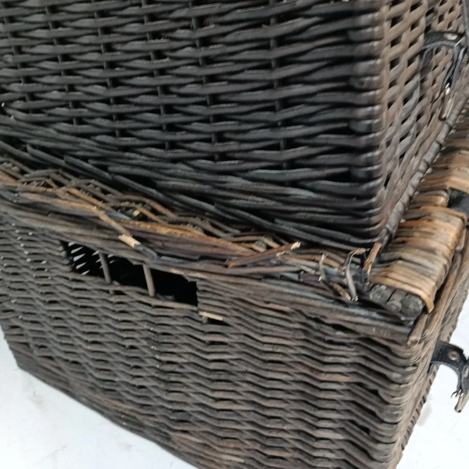 SET OF 3 WICKER STORAGE BOXES WITH STRAPS