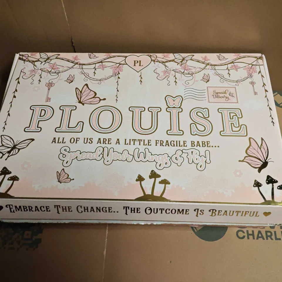 LOT OF APPROXIMATELY 11 ASSORTED PLOUISE COSMETIC ITEMS TO INCLUDE MAGIC PALETTE, GLITTER SETTING SPRAY AND PJ SET