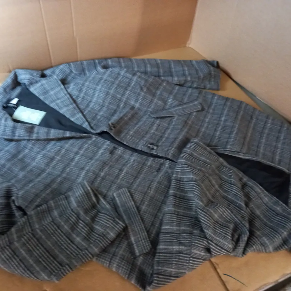 DIVIDED BUTTON UP LONG LINE COAT IN GREY - EUR XL