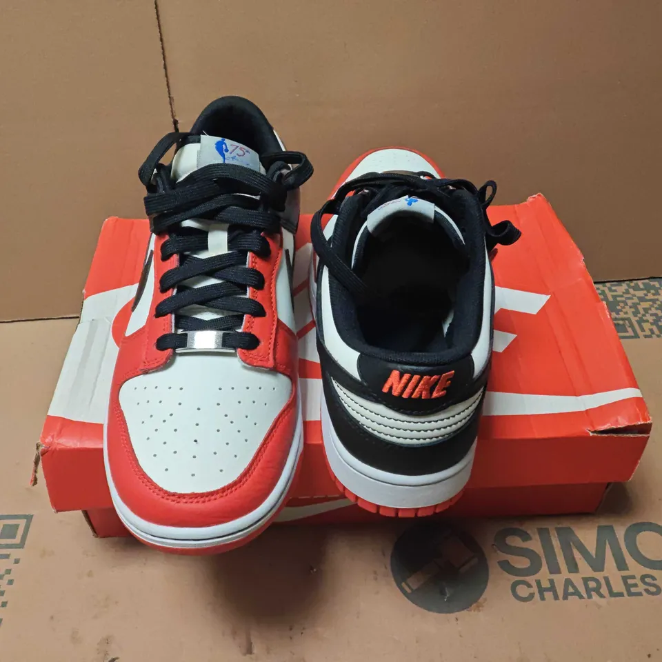 BOXED NIKE DUNK LOW RETRO EMB TRAINERS IN RED & WHITE – UK 8 (US 9)