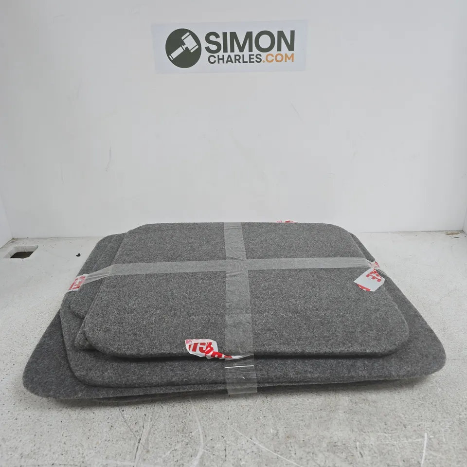 GREY FELT MATS (STACKED, FOLDED) 