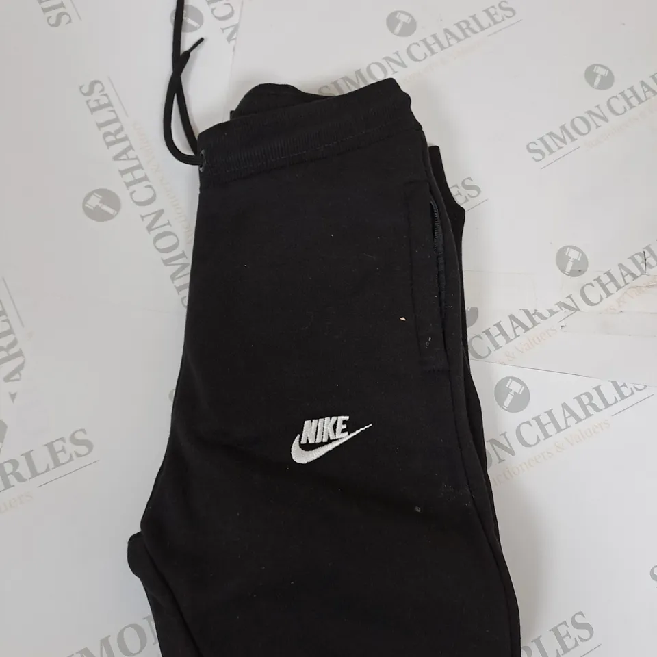 NIKE LOGO TRACKSUIT BOTTOMS SIZE 7-8 YEARS