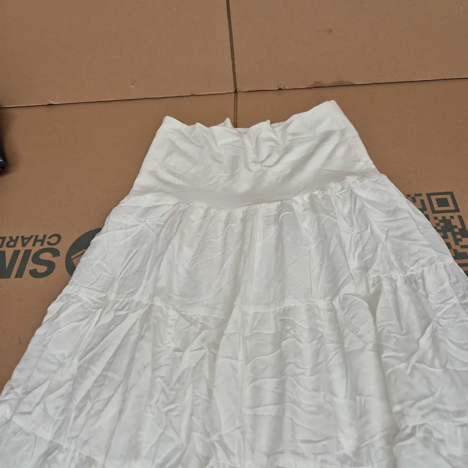 BERSHKA WHITE SKIRT – WOMEN’S, SIZE S (EU/US S)
