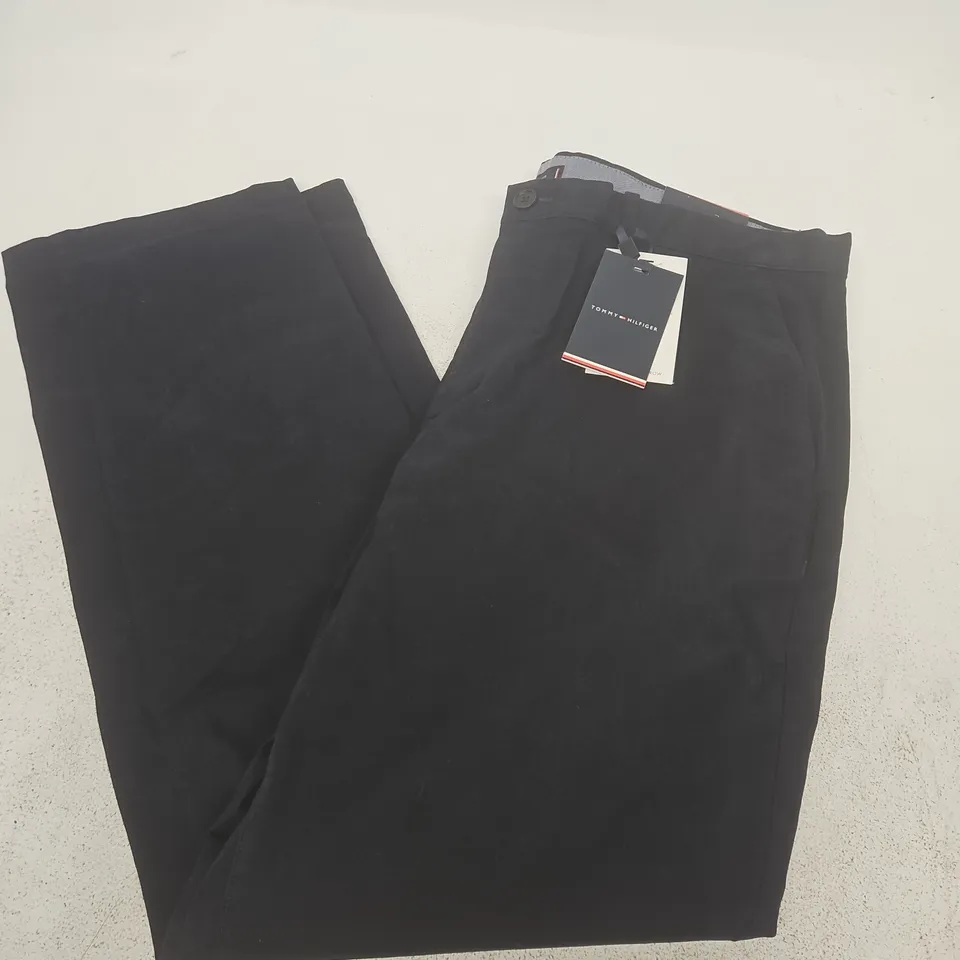 TOMMY HILFIGER CORE DENTON ESSENTIAL TROUSERS IN DESERT SKY - 38W/30L