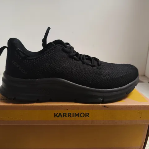 BOXED PAIR OF KARRIMOR DUMA 6 SN10 RUNNING SHOES – BLACK, UK 8 