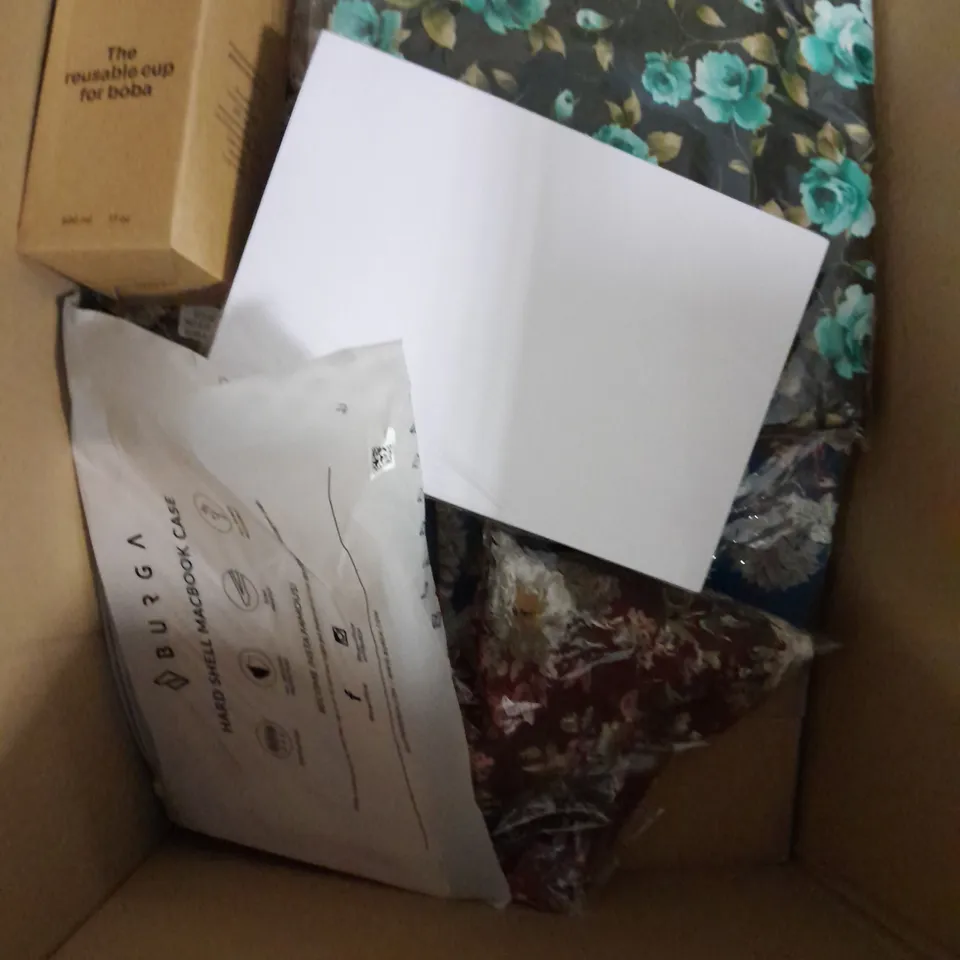 BOX OF APPROXIMATELY 10 ASSORTED ITEMS TO INCLUDE - A5 QUALITY WHITE CARDS & ENVELOPES , PRO CASE , TOILET ROLL HOLDER ETC