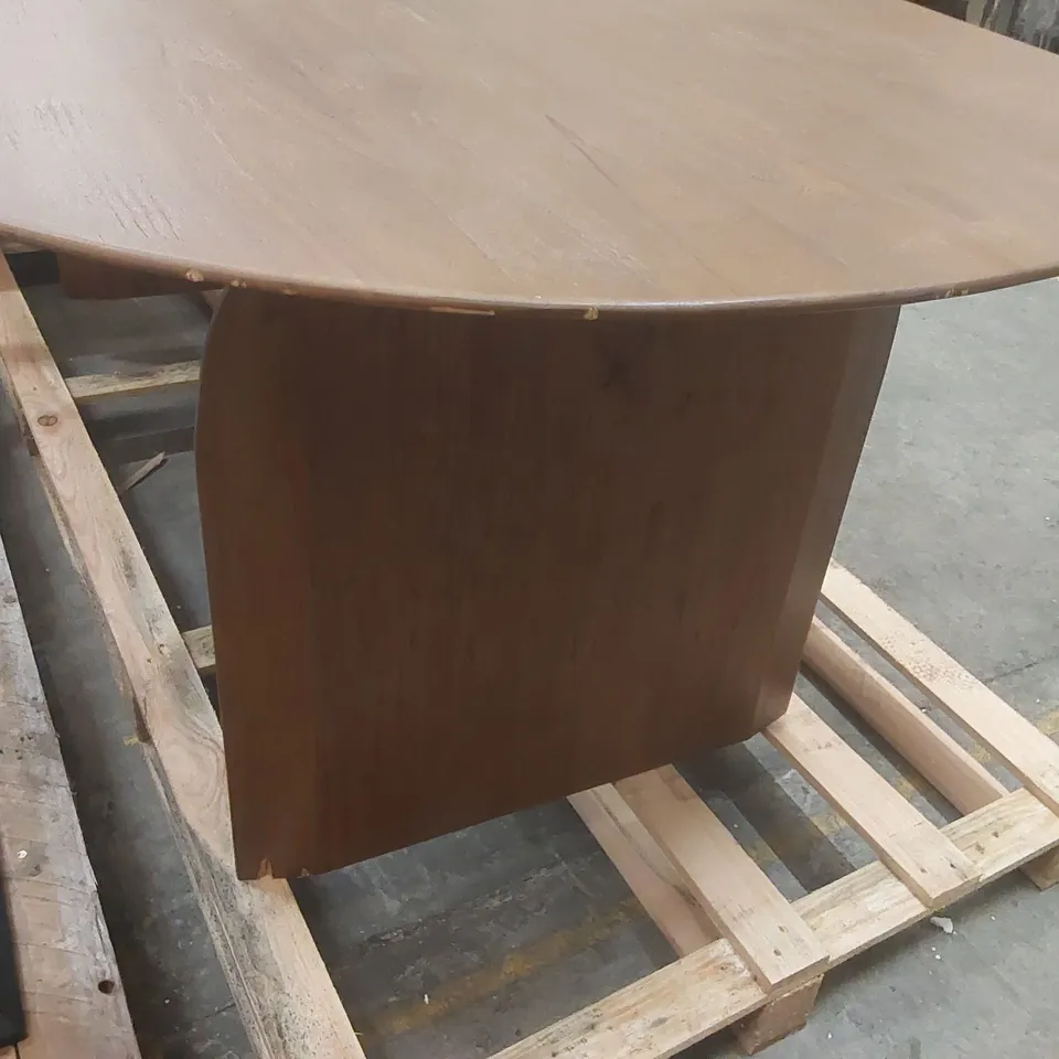 DESIGNER WOODEN DINING TABLE