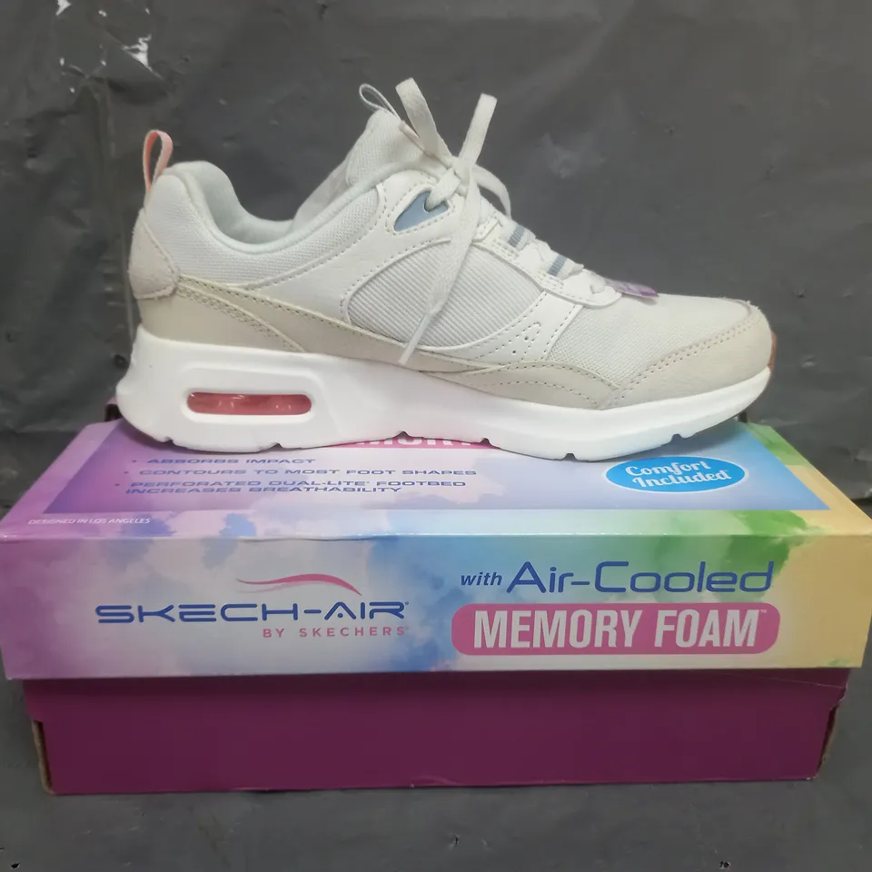 SKECH-AIR BY SKECHERS TRAINERS WHITE SIZE 3