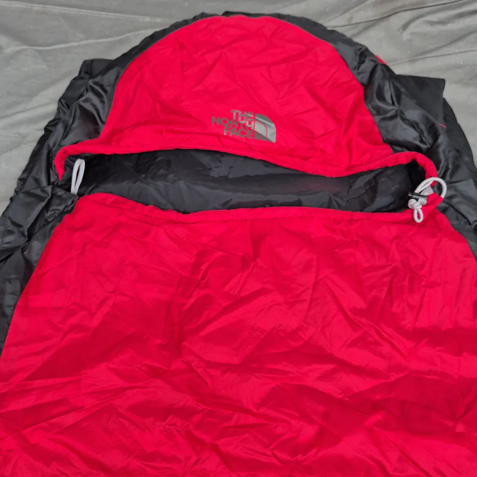 THE NORTH FACE SLEEPING BAG - BLACK AND RED