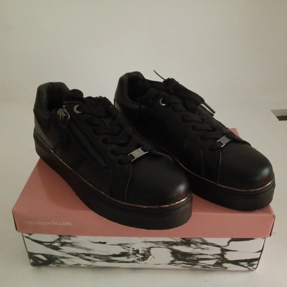 MODA IN PELLE BACARY JET BLACK SIZE 38 TRAINERS BOXED