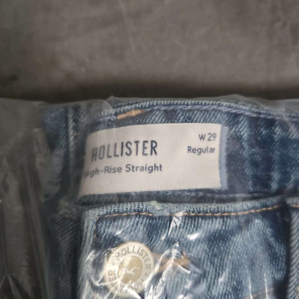 HOLLISTER WOMEN'S JEANS – HIGH-RISE STRAIGHT, W29 REGULAR – BLUE DENIM