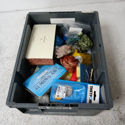 APPROXIMATELY 10 ASSORTED HOUSEHOLD ITEMS INCLUDING notepad, ornaments, tape measure etc.