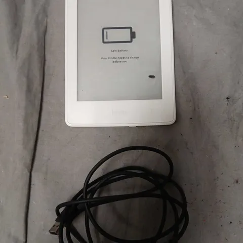 AMAZON KINDLE PAPERWHITE 7TH GEN E-READER 
