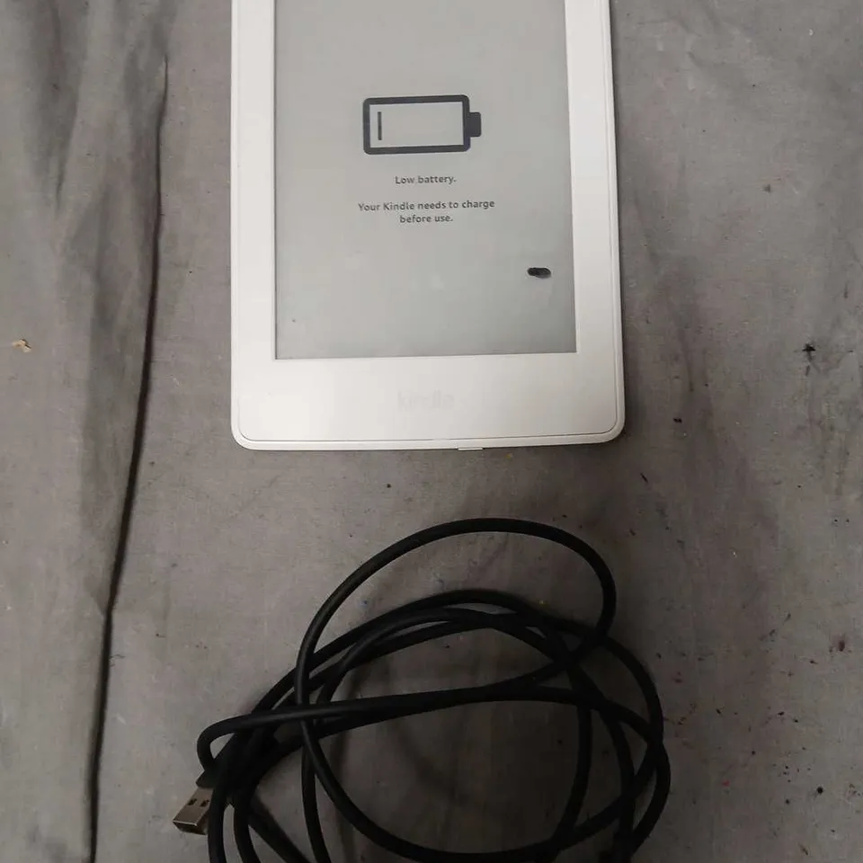AMAZON KINDLE PAPERWHITE 7TH GEN E-READER 