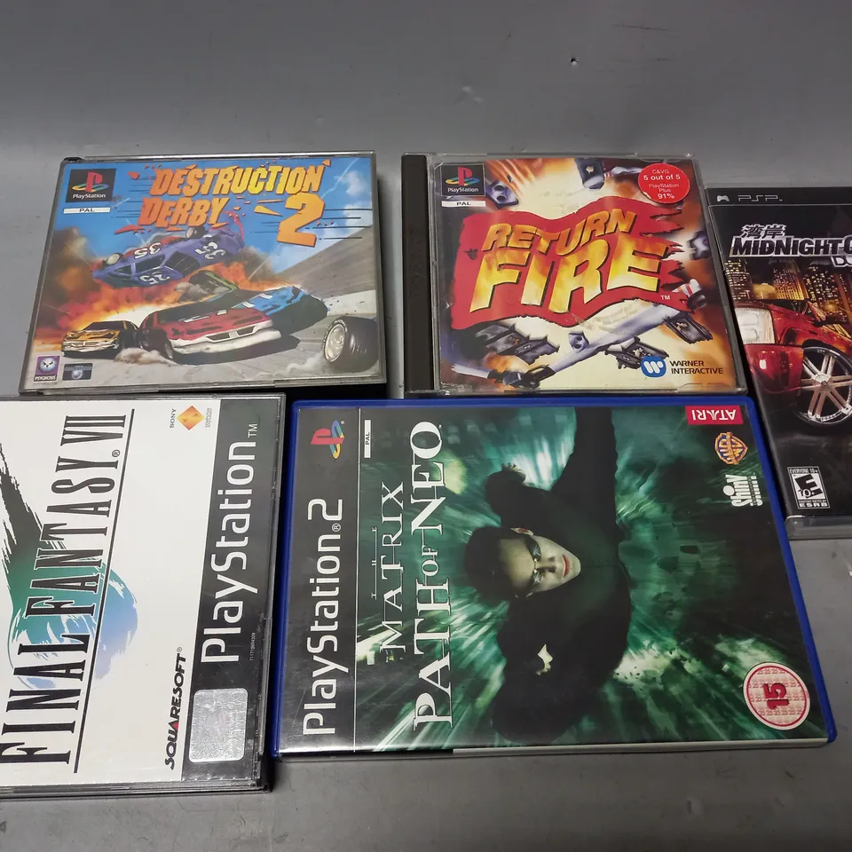 TOTE OF APPROX 20 ASSORTED CLASSIC GAMES TOO INCLUDE MIDNIGHT CLUB , RETURN THE FIRE AND THE MATRIX , ETC 