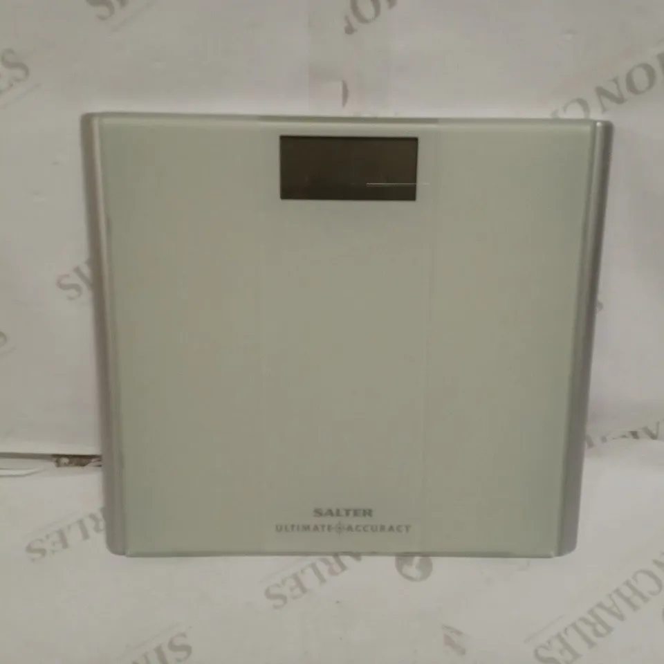 SALTER ULTIMATE ACCURACY ELECTRONIC SCALE