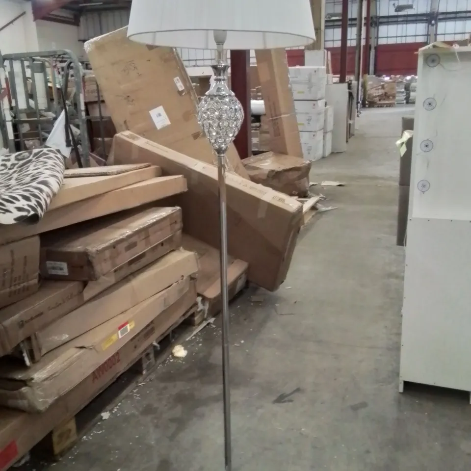 CHROME FINISH FLOOR LAMP 