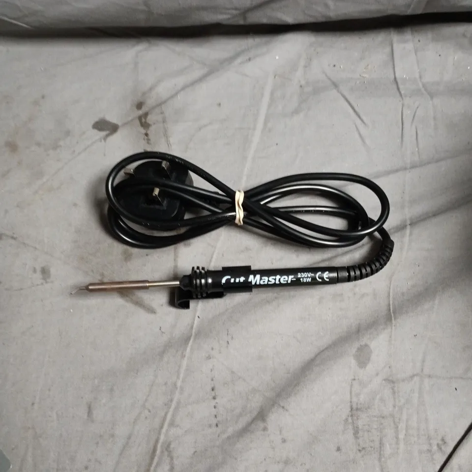 CUTMASTER SOLDERING IRON (230V, 18W) WITH PVC BP LEAD – SD82X351