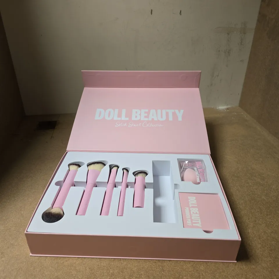 DOLL BEAUTY MAKEUP BRUSH SET – PINK PRESENTATION BOX