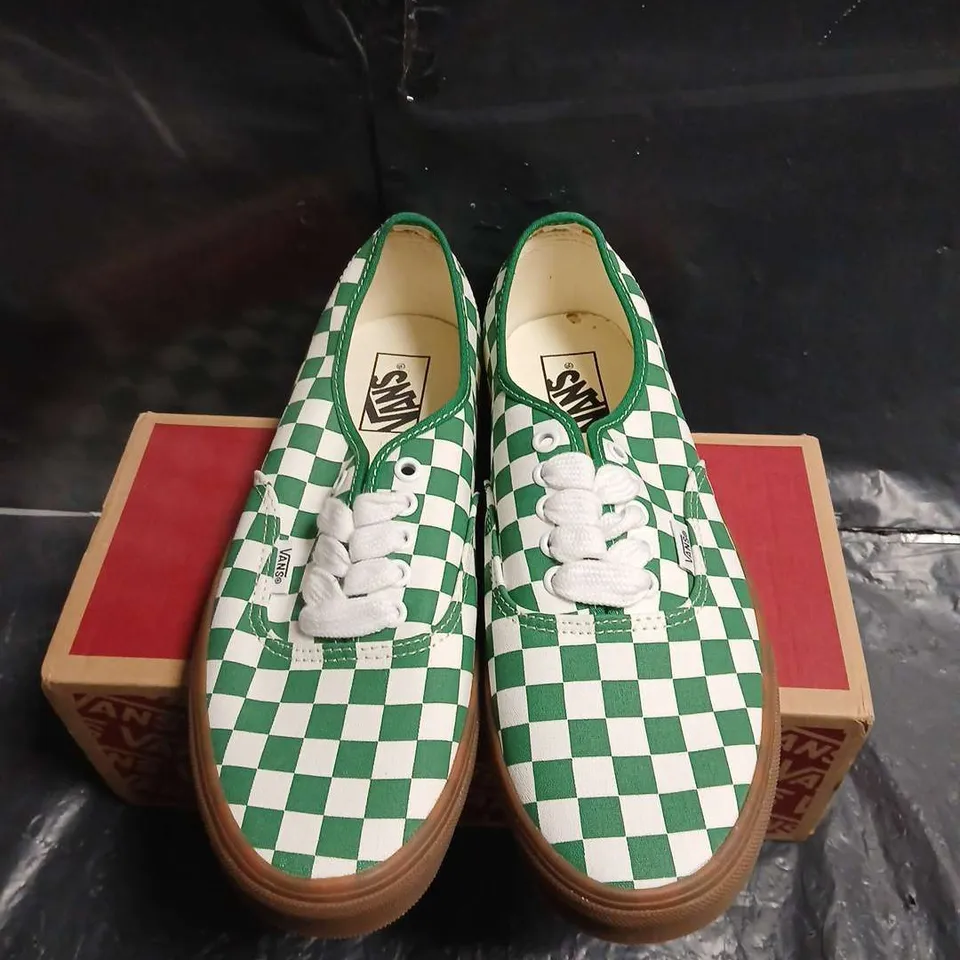 BOXED PAIR OF VANS FAT LACE CHECKER GREEN SNEAKERS – UK 8 