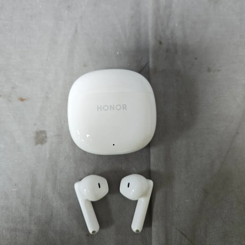 HONOR EARBUDS X6 WIRELESS EARPHONES WITH CHARGING CASE