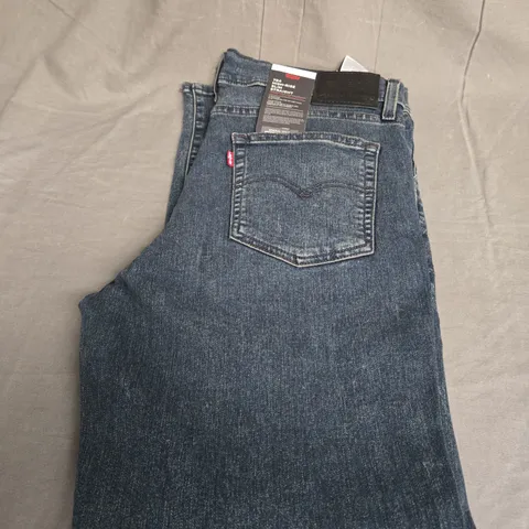 LEVIS STRAUSS CASUAL DENIM JEANS SIZE W32