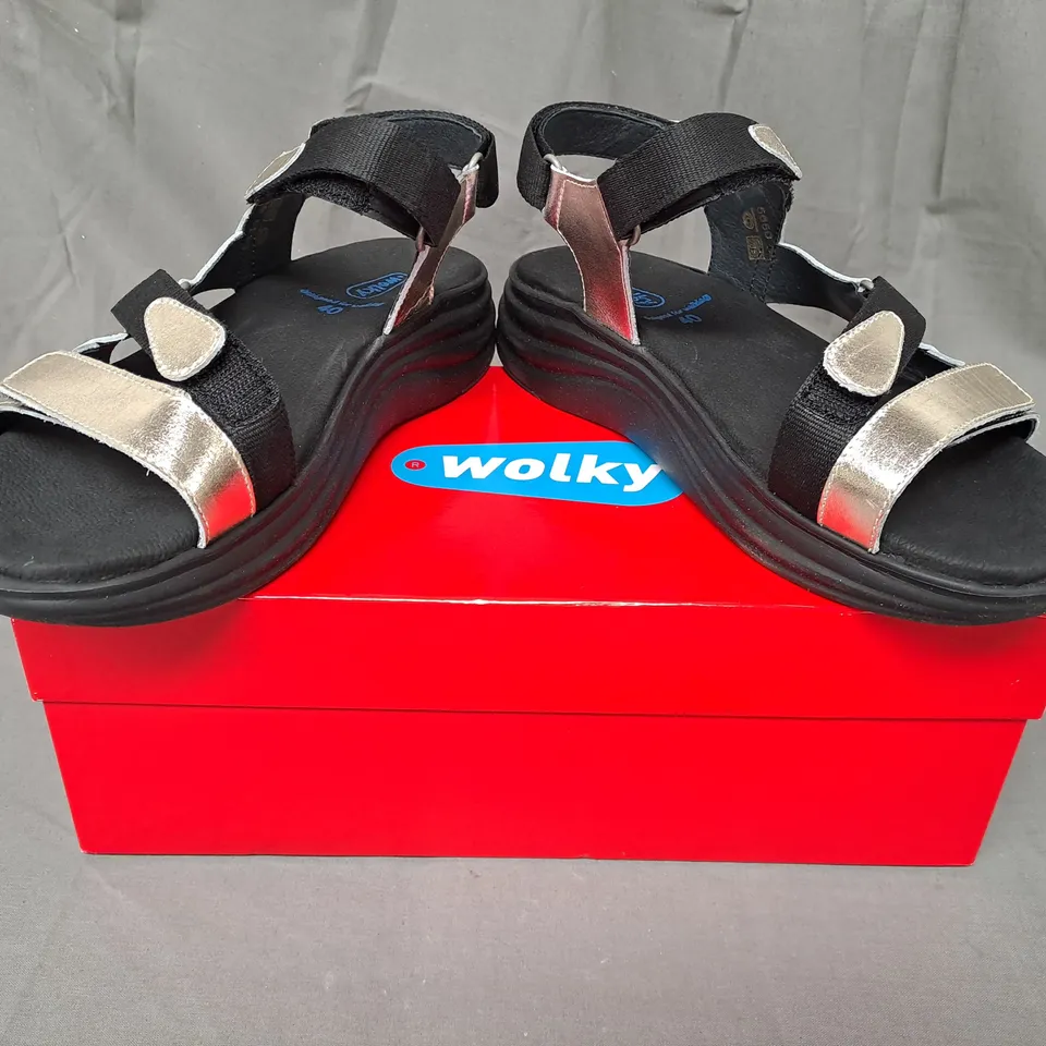 BOXED PAIR OF WOLKY OPEN TOE SANDALS IN METALLIC GOLD EU SIZE 40