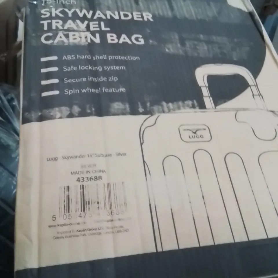 BOXED LUGG 15INCH SKYWANDER TRAVEL CABIN BAG SILVER 