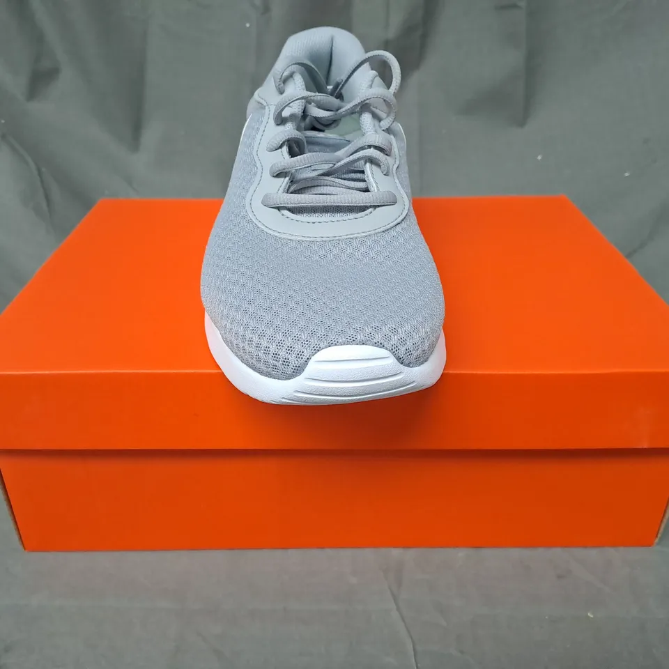 BOXED PAIR OF NIKE TANJUN SHOES IN GREY/WHITE UK SIZE 11