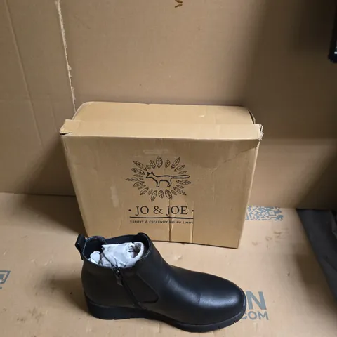 JO & JOE BLACK CHELSEA-STYLE ANKLE BOOT –  UK SIZE 5 