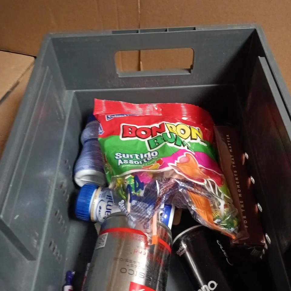 APPROXIMATELY 7 ASSORTED FOOD & DRINK ITEMS INCLUDING BON BON BUM LOLLIES AND BORDER BISCUITS