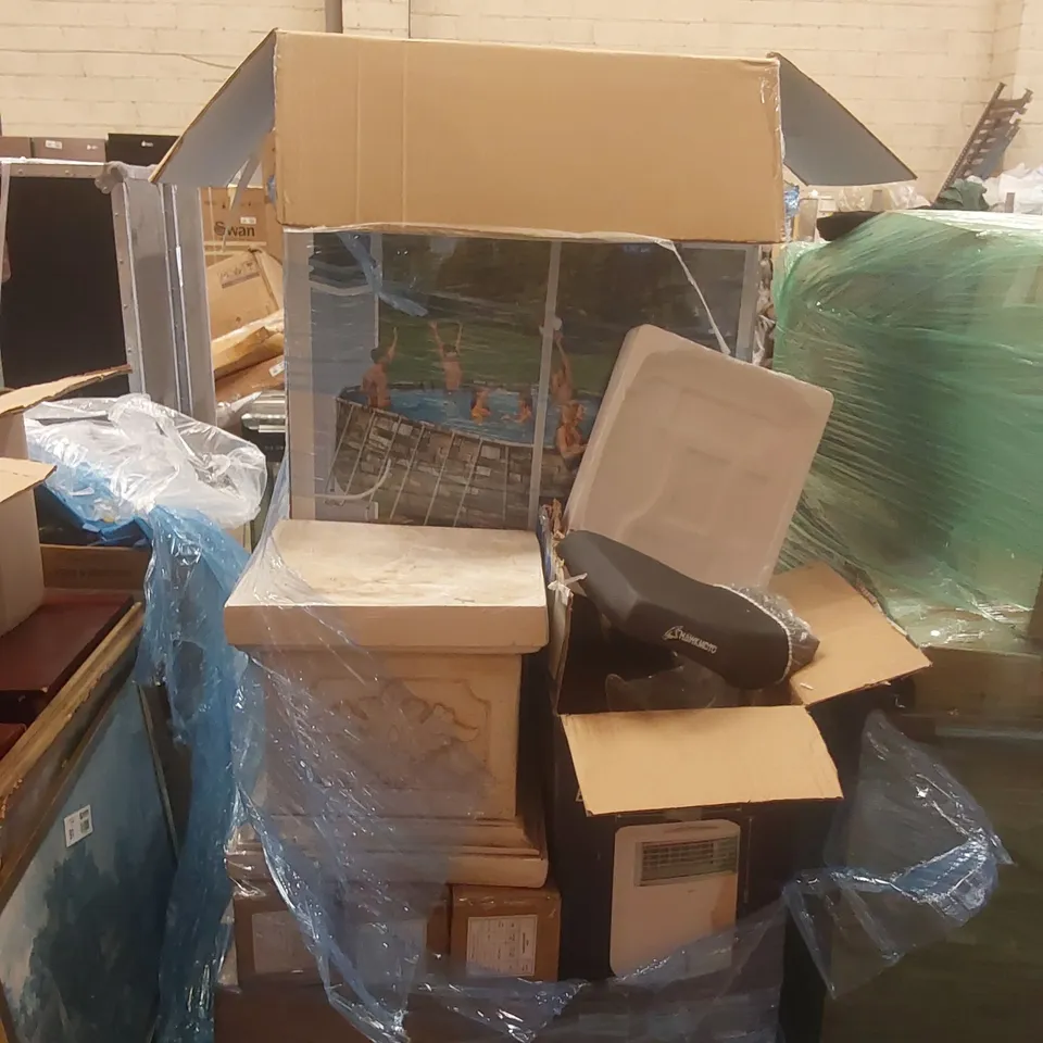 PALLET CONTAINING A VERY LARGE QUANTITY OF ASSORTED ITEMS INCLUDING: HAWKMOTO MINI QUAD BIKE SEAT, GARDEN ORNAMNET ECT