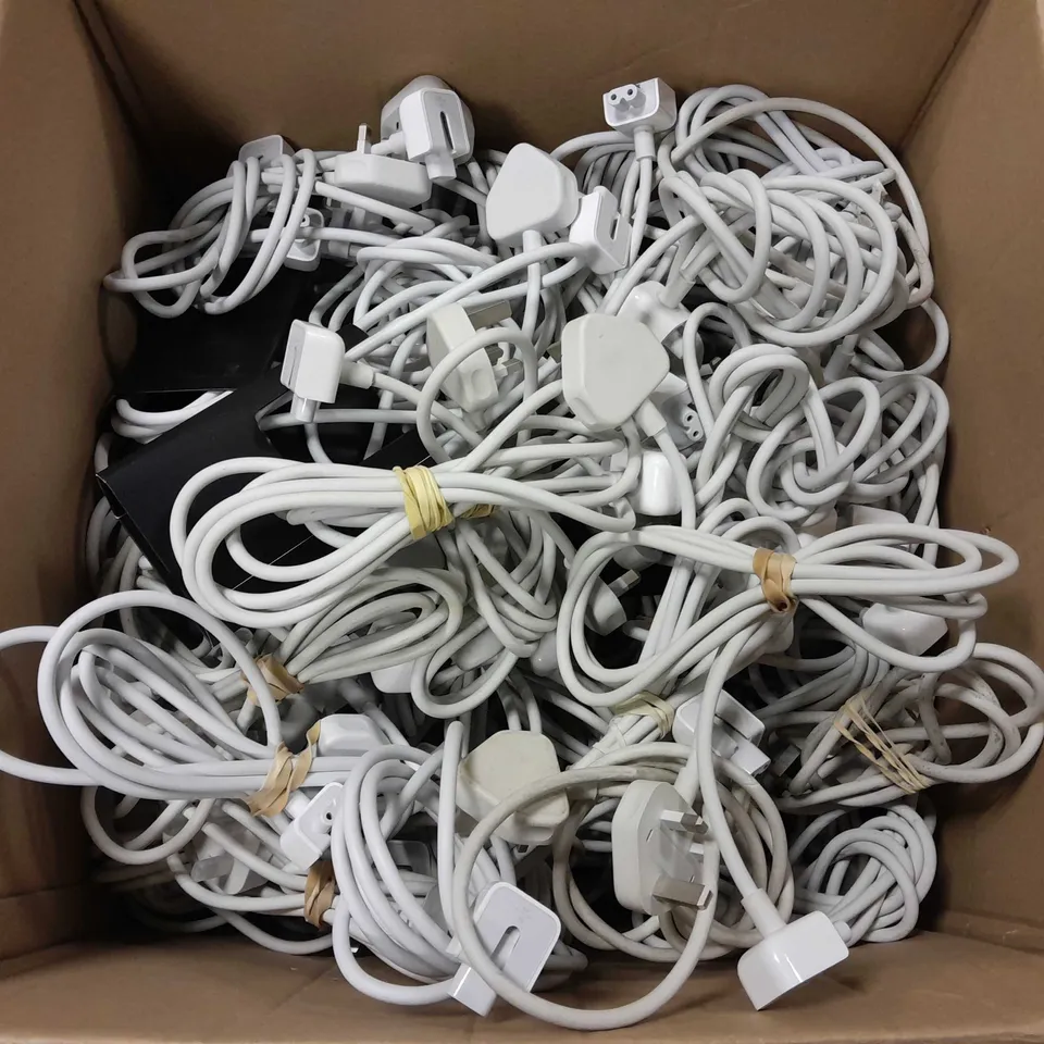 APPROXIMATELY 150 MAGSAFE AC POWER CORD CABLES - COLLECTION ONLY