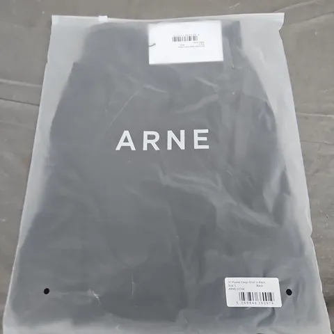 BAGGED ARNE 3D POCKET CARGO SHORTS - SIZE LARGE