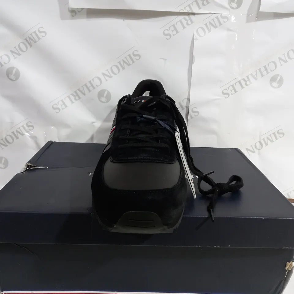 PAIR OF TOMMY HILFIGER ICONIC RUNNER LEATHER MIX IN BLACK - EU SIZE 46