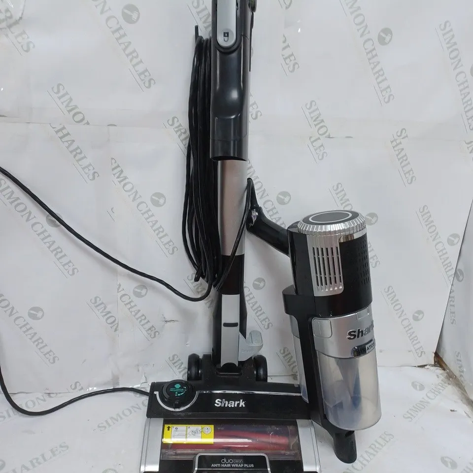 SHARK STRATOS ANTI HAIR WRAP PET PRO VACUUM CLEANER HZ3000UKT