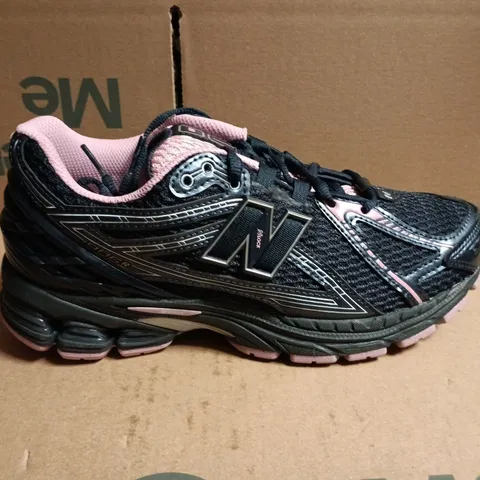 NEW BALANCE WOMEN'S RUNNING SHOES IN BLACK & PINK - UK 6.5