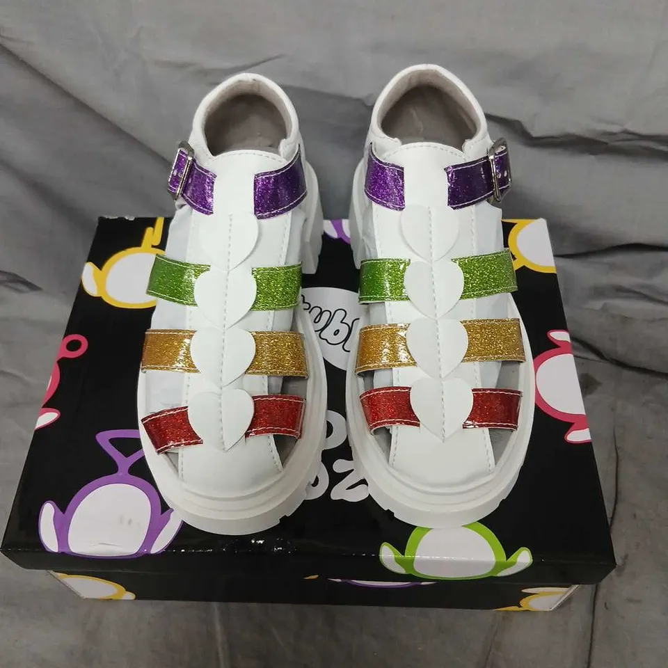 BRAND NEW BOXED KOI X TELETUBBIES GLITTER TRUMPETS KIDZ SANDALS – WHITE, UK 11 (K)