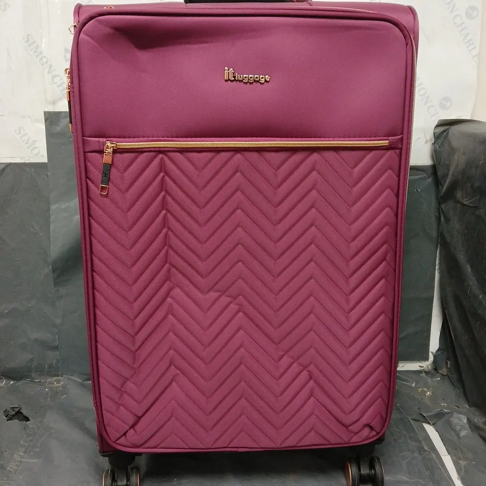 IT LUGGAGE BEWITCHING PURPLE POTION MEDIUM SUITCASE - COLLECTION ONLY 