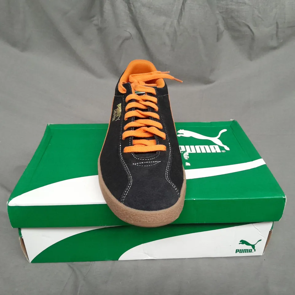 BOXED PAIR OF PUMA DELPHINE TRAINERS SIZE 11