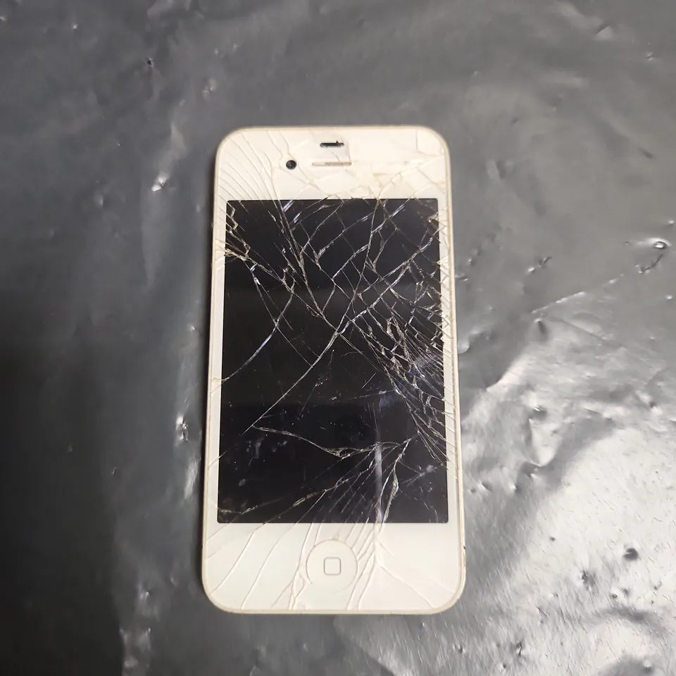 APPLE IPHONE 4 (WHITE)