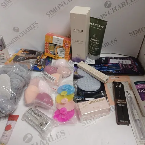 APPROXIMATELY 20 ASSORTED HEALTH AND BEAUTY PRODUCTS INCLUDING SHEGLAM, NEOM, THE BODY SHOP, CERA VE