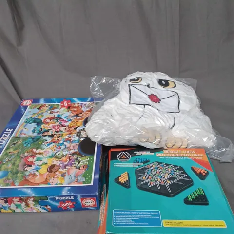 LARGE BOX OF ASSORTED TOYS AND GAMES TO INCLUDE JIGSAW, TEDDIES AND BOARD GAMES - COLLECTION ONLY