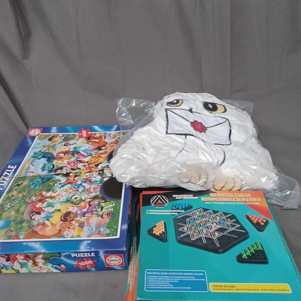 LARGE BOX OF ASSORTED TOYS AND GAMES TO INCLUDE JIGSAW, TEDDIES AND BOARD GAMES - COLLECTION ONLY