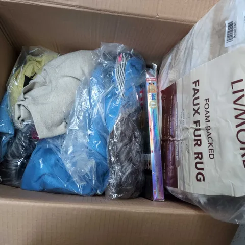 BOX OF 10 ASSORTED CLOTHING AND HOUSEHOLD ITEMS 