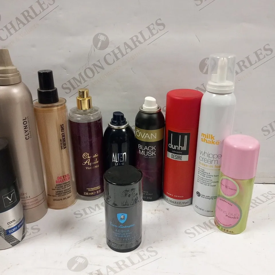 APPROXIMATELY 18 ASSORTED COSMETIC AEROSOLS TO INCLUDE; CHRISTINA AGUILERA, SHU UEMURA, VERSACE, ALIEN, JOVAN, DUNHILL, MILK SHAKE, ULRIC DE VARENS AND CONINO LAMBORGHINI